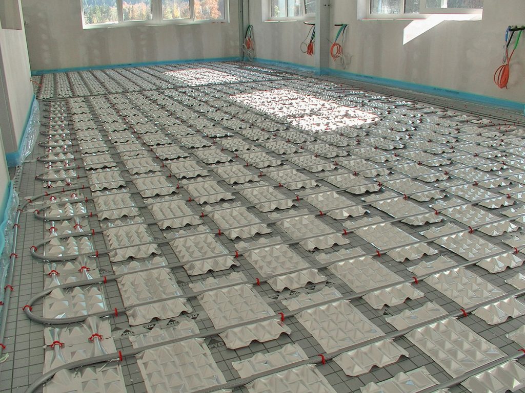 1768_img1_b.jpg (200 KB)