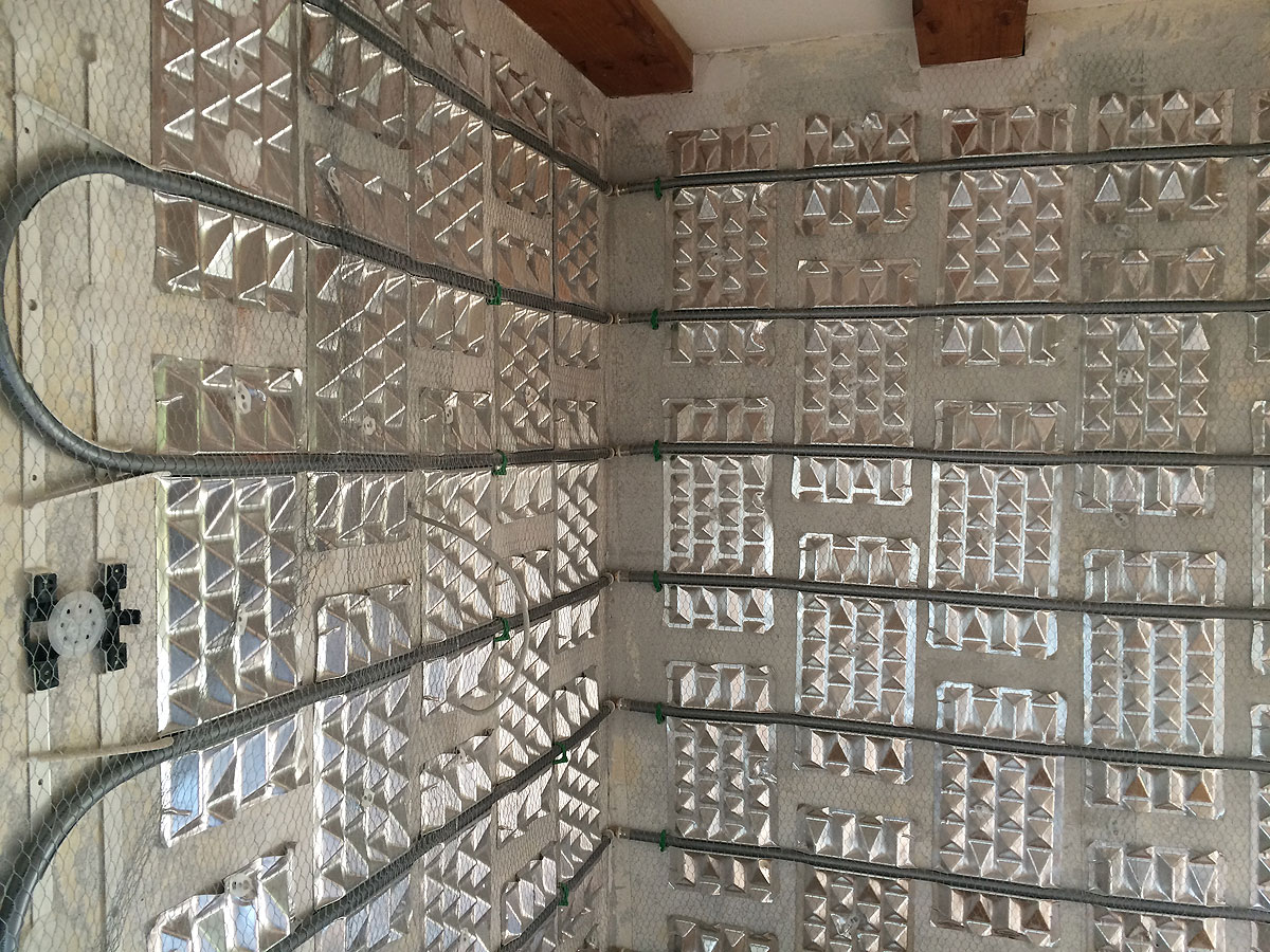 1833_img1_b.jpg (365 KB)