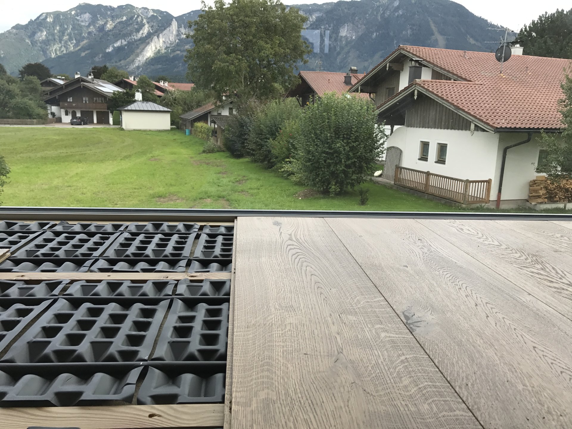 1993_img5_s.jpg (586 KB)